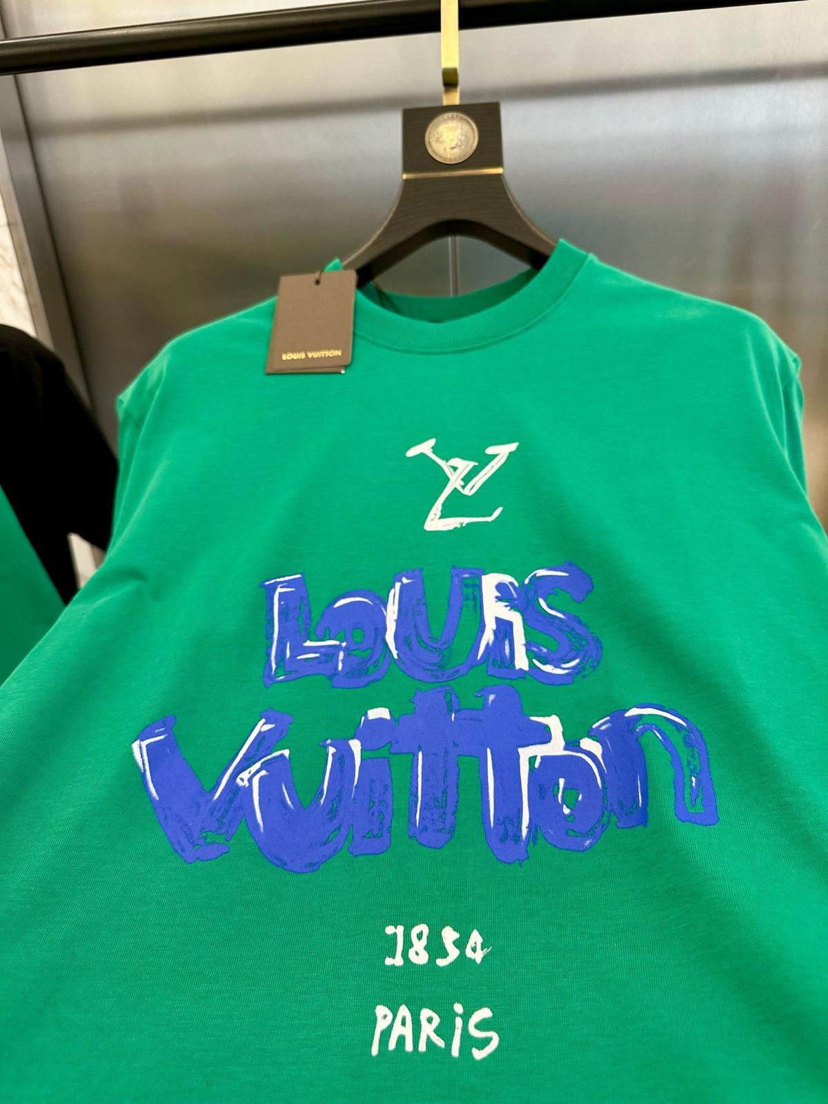 Louis Vuitton T-Shirt Medium-Fit